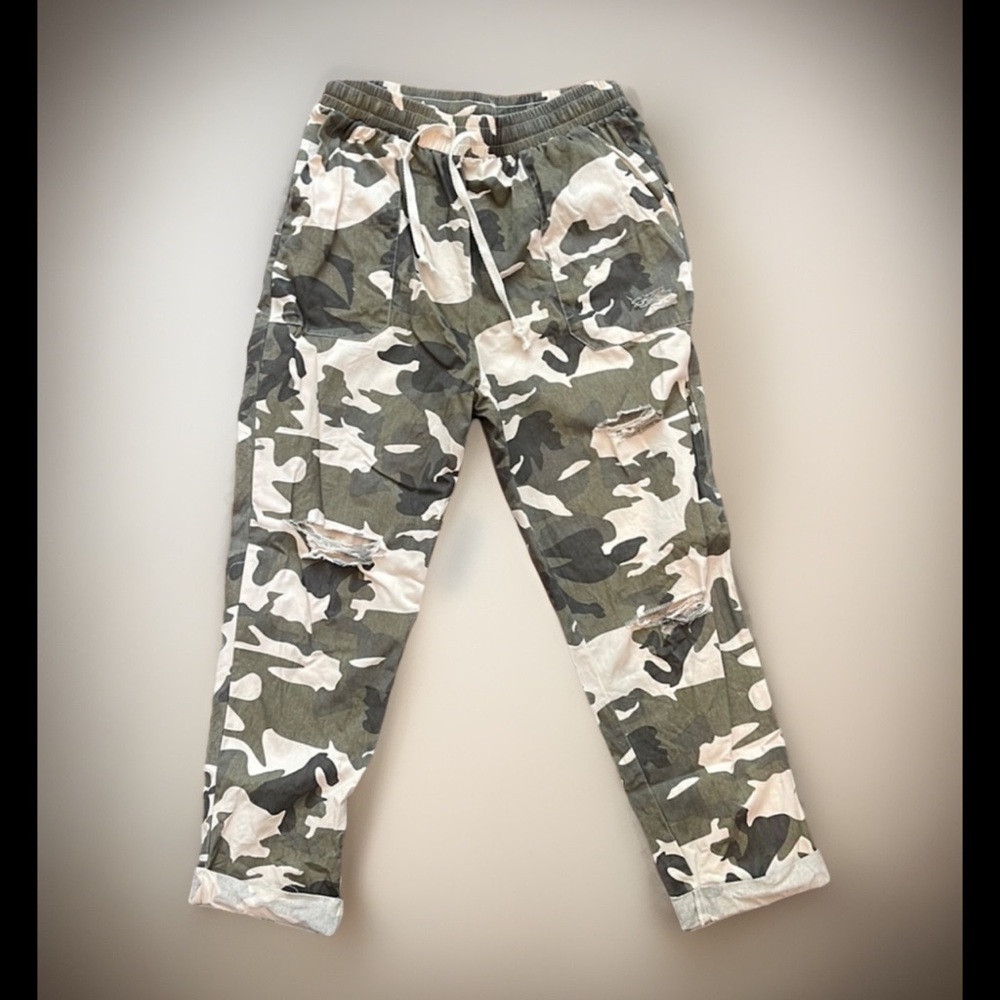 Oddy Women’s elastic waist camouflage distressed Cropped Cargo Like Pants Sz Sm